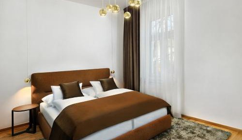 One-Bedroom Apartment with Terrace