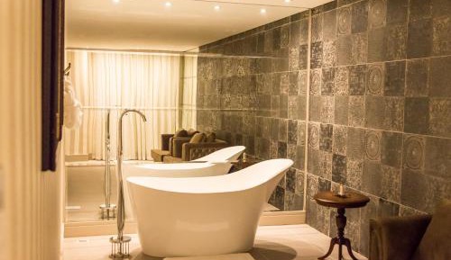 Queen Suite