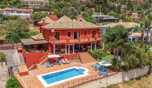 Six-Bedroom Holiday Home