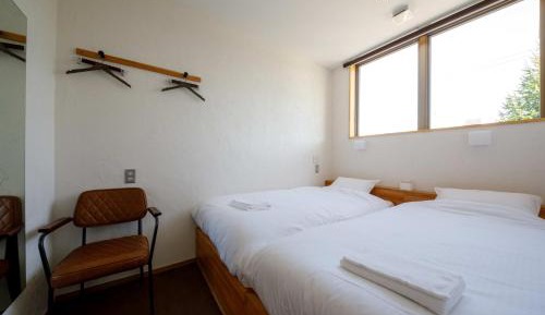 Twin Room with Shower