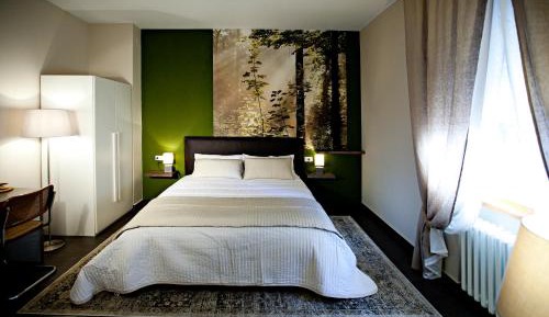 Deluxe Double Room with Private Bathroom