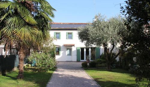 Four-Bedroom Holiday Home