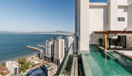 One-Bedroom Apartment with Sea View