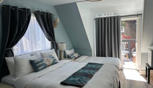 Deluxe Double Room with Balcony