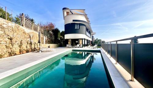 Deluxe Villa