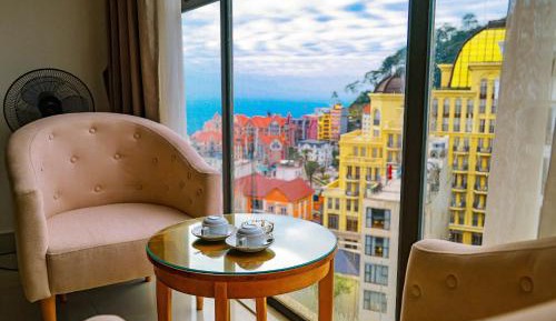 Deluxe Double Room (2 Adults + 1 Child)