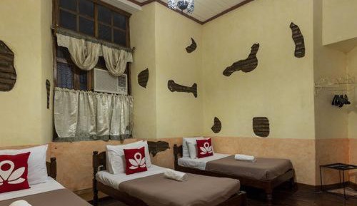 Economy Triple Room