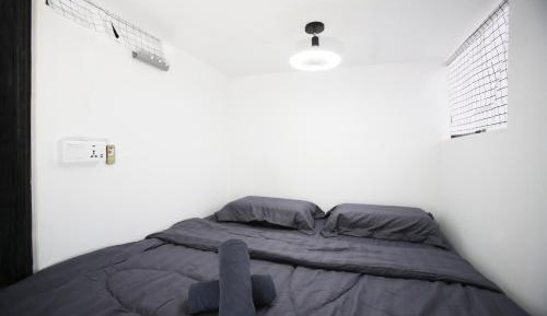 Queen Room with Shared Bathroom