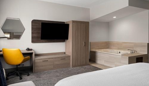 King Room with Jetted Tub