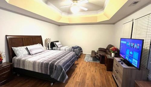 Deluxe Family Room