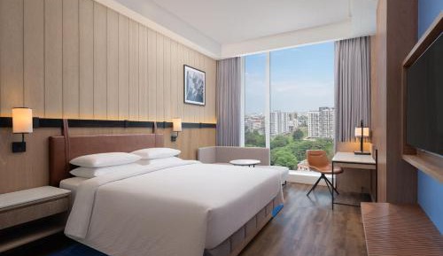 Superior, Guest Room, 1 King, City View