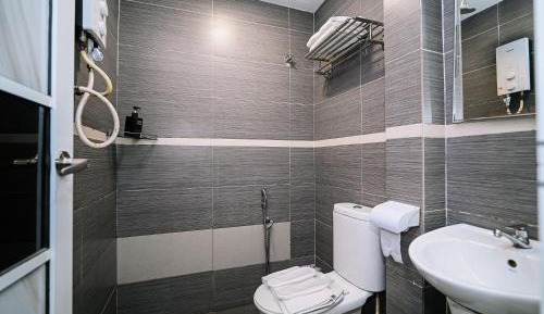 Standard Queen Room