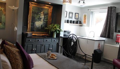 Deluxe Studio