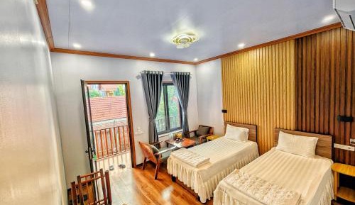Deluxe Double or Twin Room with Mountain View