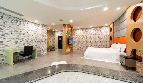Platinum Suite