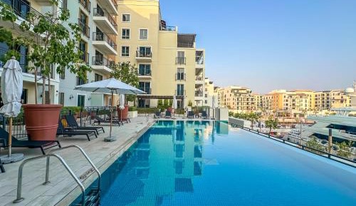 One-Bedroom Apartment with Balcony and Water View