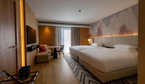 Superior Twin Room with City View