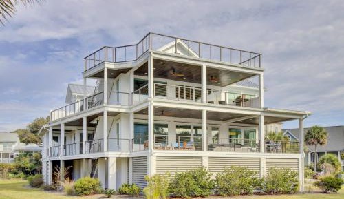 Seven-Bedroom House