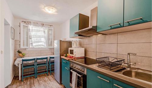 One-Bedroom Holiday Home