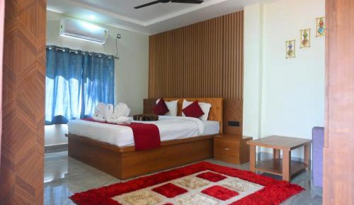 Suite with Pool View