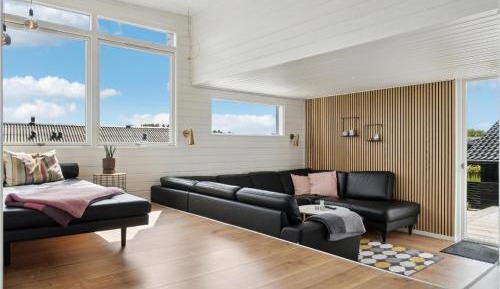 Three-Bedroom Holiday Home 