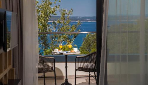 Superior One-Bedroom Suite with Balcony