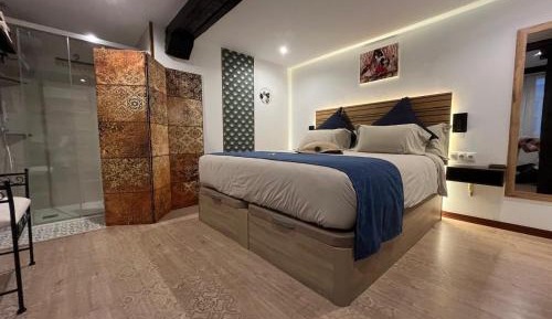Deluxe King Suite