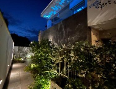 Superior One-Bedroom Apartment