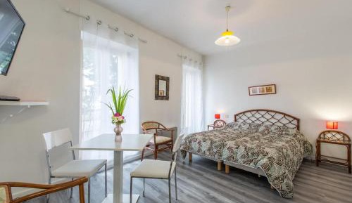 Room #136851904