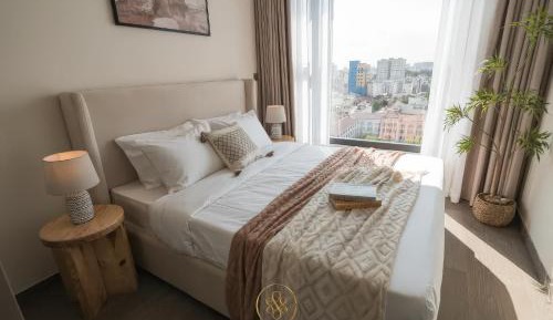 Four-Bedroom Apartment with Balcony 