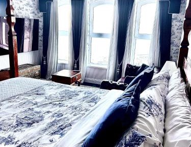 Four Poster Room with Sea View