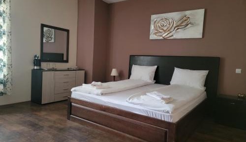 Studio with Garden View