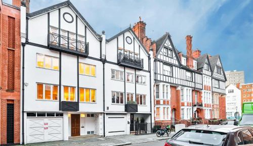 Six-Bedroom House