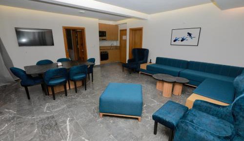Deluxe King Suite