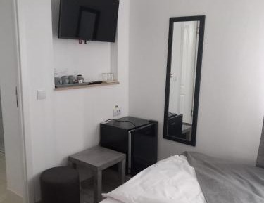 Deluxe Room (1 adult + 1 child)