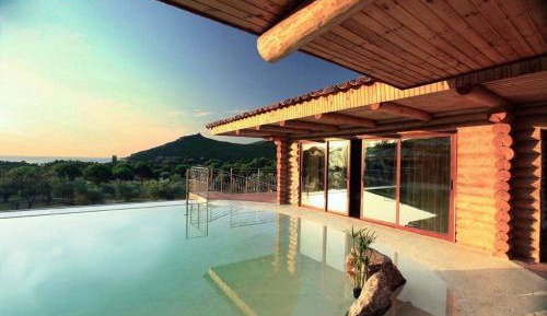 Prestige Chalet with Private Pool (6 Adults)