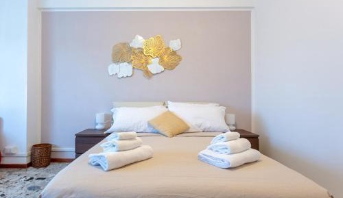 Three-Bedroom Deluxe Apartment