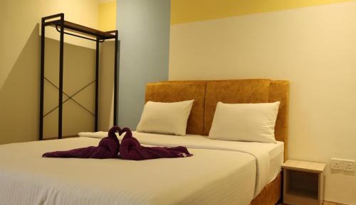 Standard Queen Room