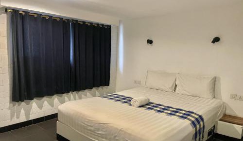 Standard Queen Room