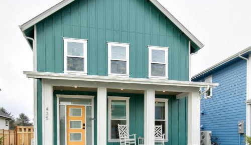Three-Bedroom Holiday Home 