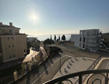 One-Bedroom Apartment with Sea View