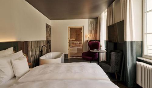 Suite with Sauna