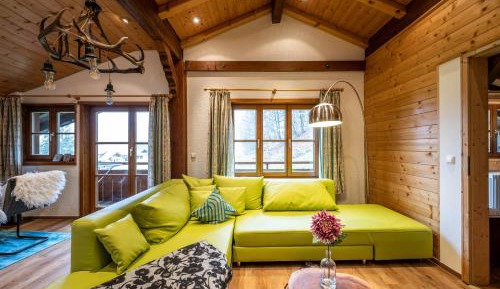Three-Bedroom Apartment with Mountain View
