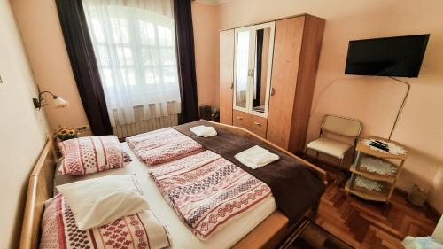 Three-Bedroom Apartment with Terrace