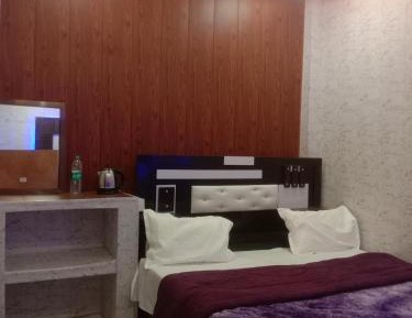 Superior King Suite