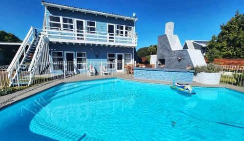 Four-Bedroom Holiday Home