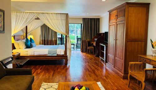Executive King Room Lake View 