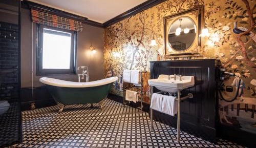 Deluxe Double Room with Bath