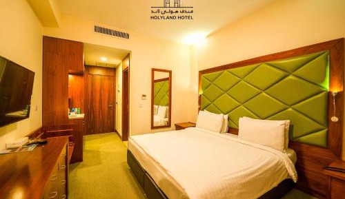 Deluxe Room (2 Adults + 1 Child)