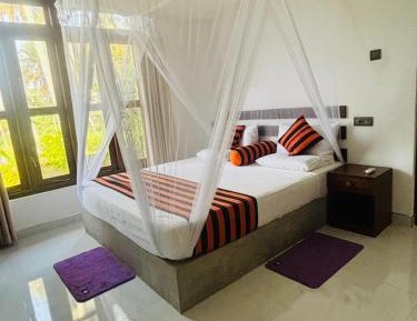 Deluxe Double Room (2 Adults + 1 Child)